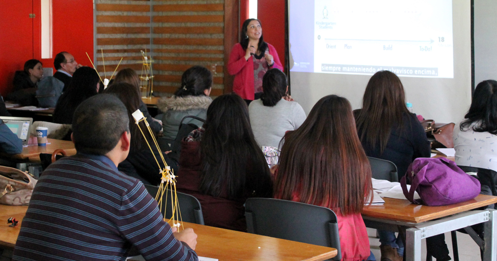 Docentes de Establecimientos Educacionales se capacitan para enfrentar la diversidad en el aula.